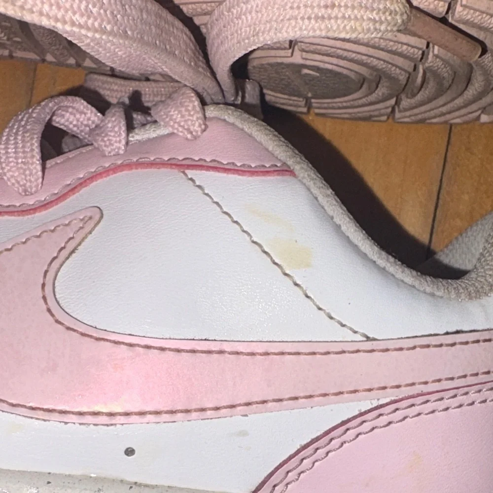 Girls Pink and White Sneakers All day Play Nike Sneakers size 4